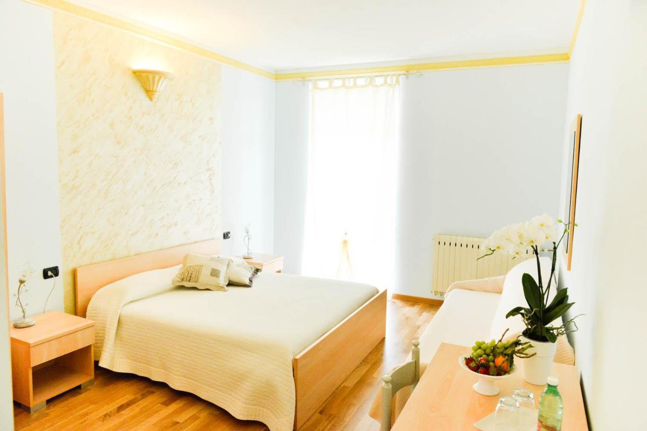 Residenza Villa Maria Roncola Rom bilde